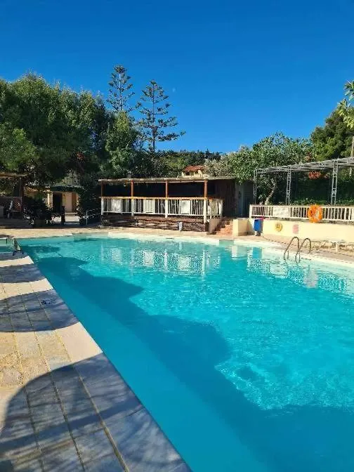 Elia Studios Lixouri 0*,  Greece